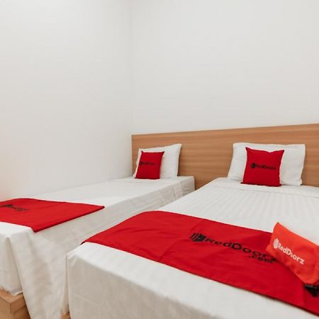 Reddoorz @ Graha Cemerlang Maros Kallikalli Esterno foto