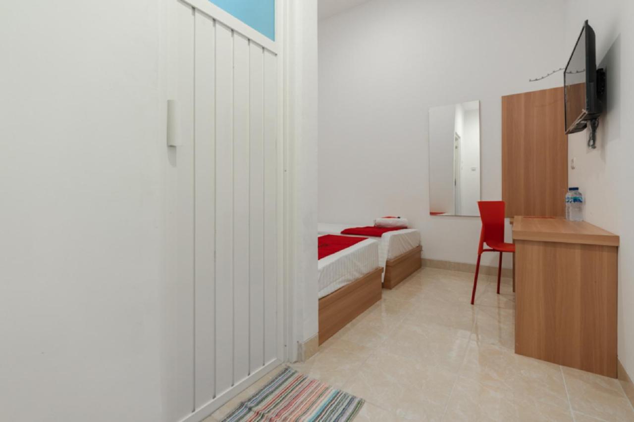 Reddoorz @ Graha Cemerlang Maros Kallikalli Esterno foto