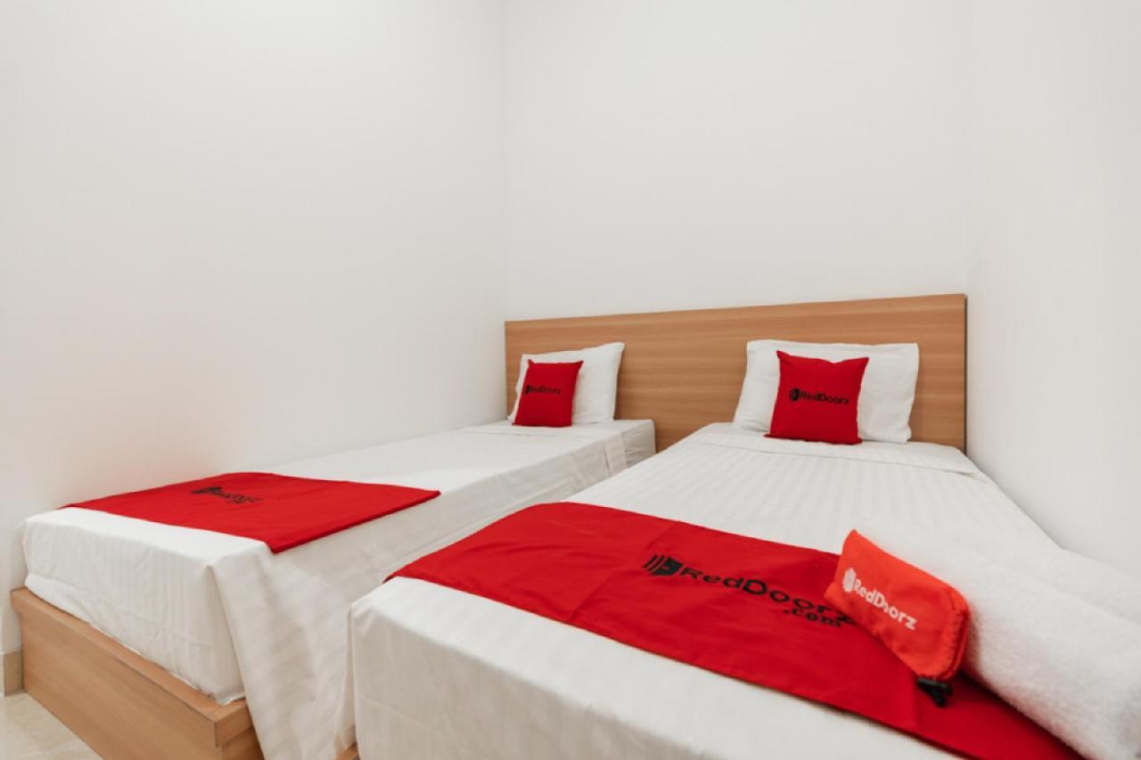 Reddoorz @ Graha Cemerlang Maros Kallikalli Esterno foto