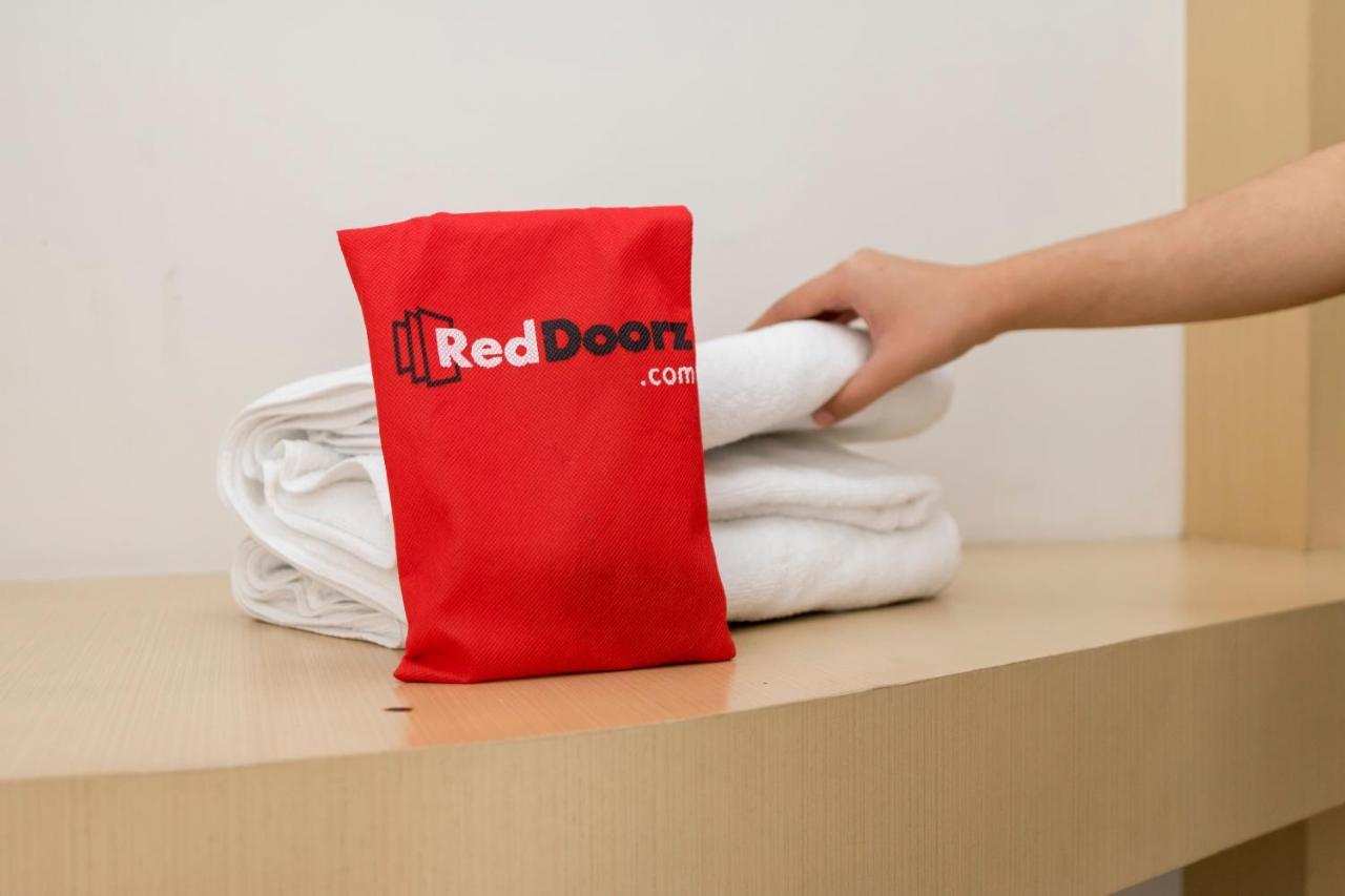 Reddoorz @ Graha Cemerlang Maros Kallikalli Esterno foto